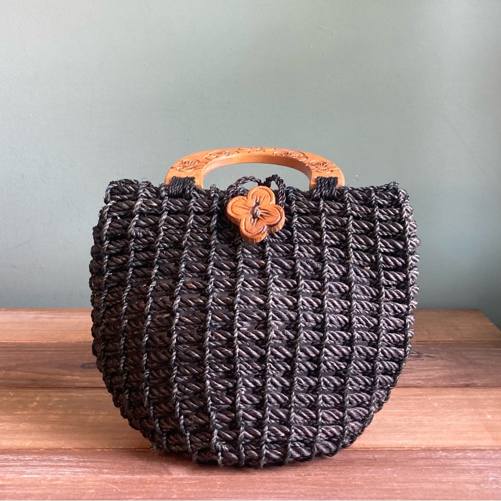 Handmade Philippines Woven Straw Raffia Bag Wooden Handles - Picture 3 of 8